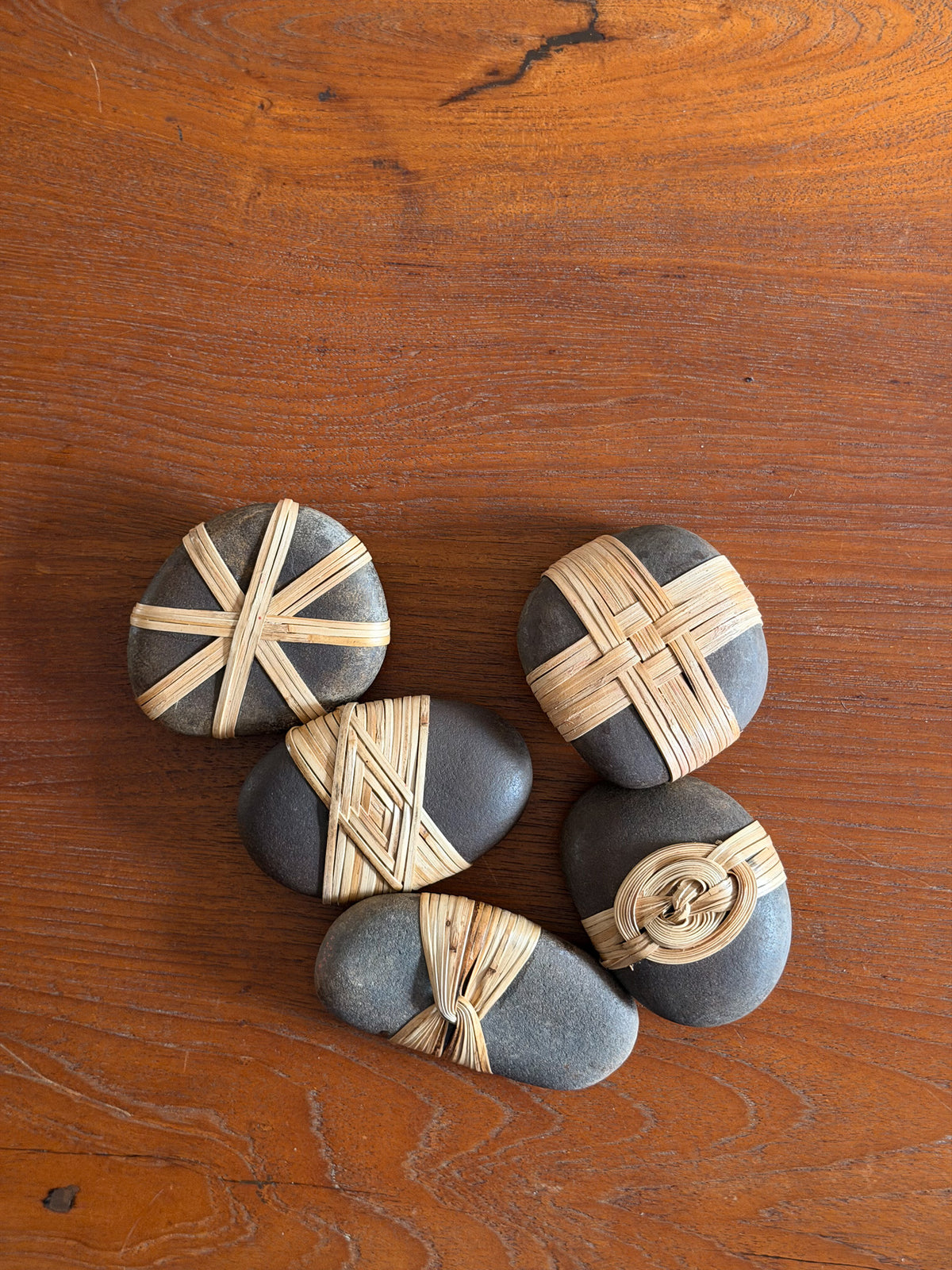 Cane-Wrapped Pebbles - Set of 5: Natural / Black
